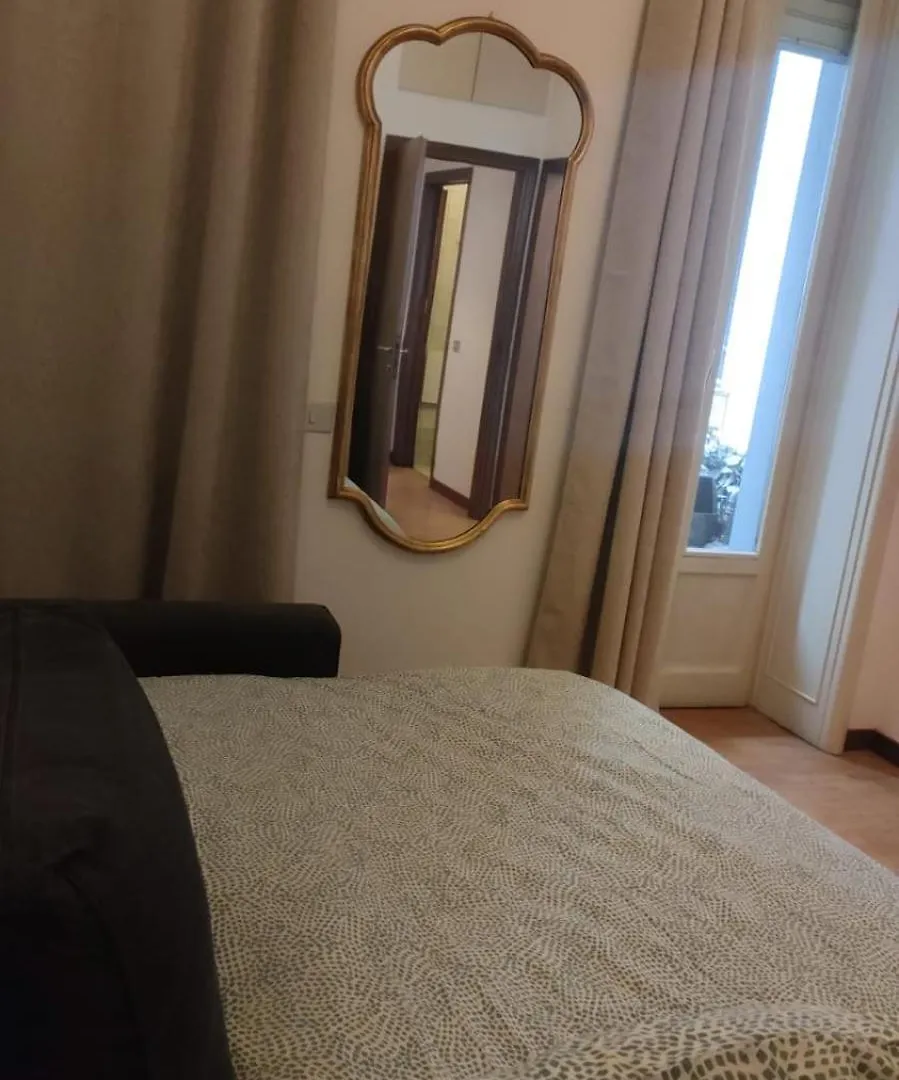 Very Big Apartment At 3 Minutes On Foot From Duomo Cathedral ミラノ イタリア
