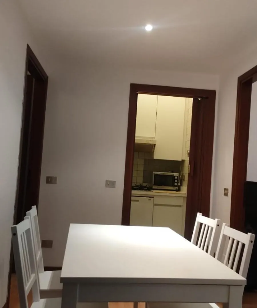 Very Big Apartment At 3 Minutes On Foot From Duomo Cathedral ミラノ イタリア